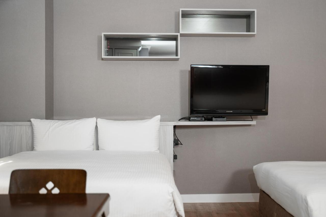Fu Hsiang Hotel Yilan Extérieur photo