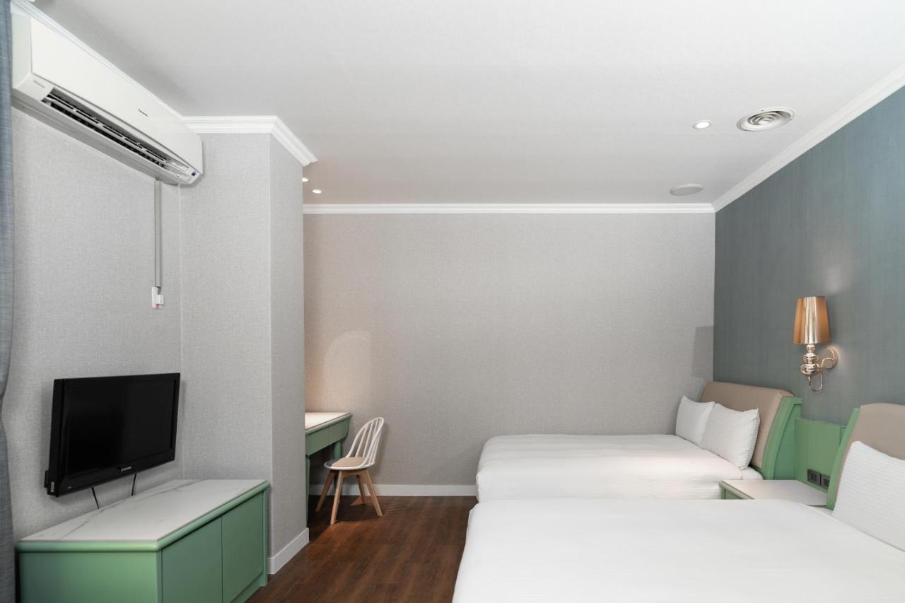 Fu Hsiang Hotel Yilan Extérieur photo
