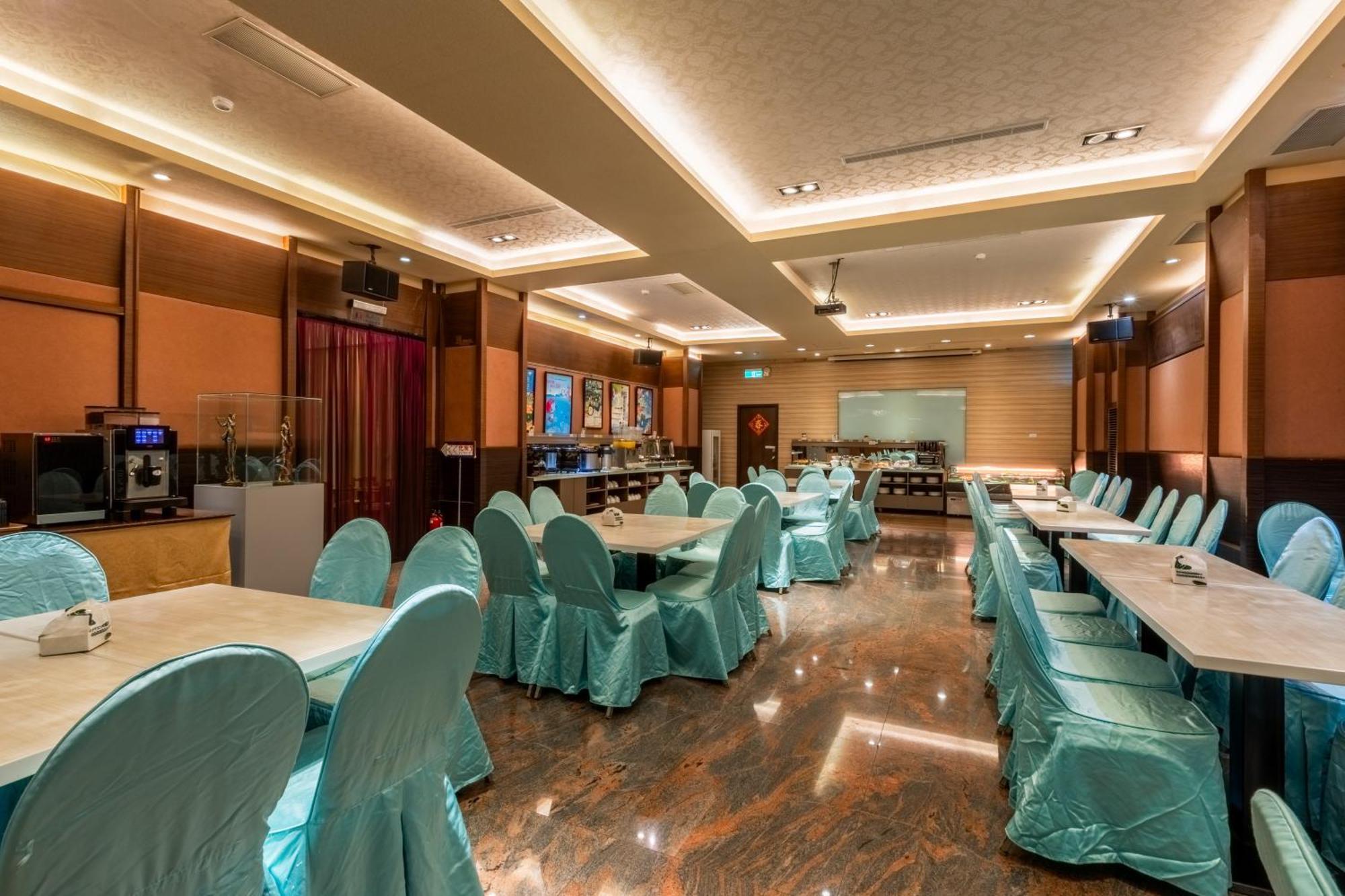 Fu Hsiang Hotel Yilan Extérieur photo