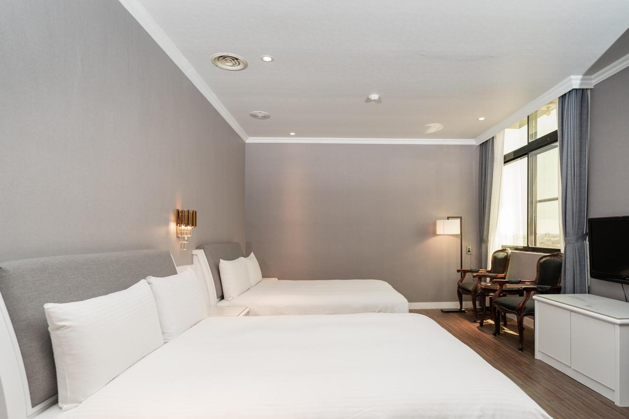 Fu Hsiang Hotel Yilan Extérieur photo