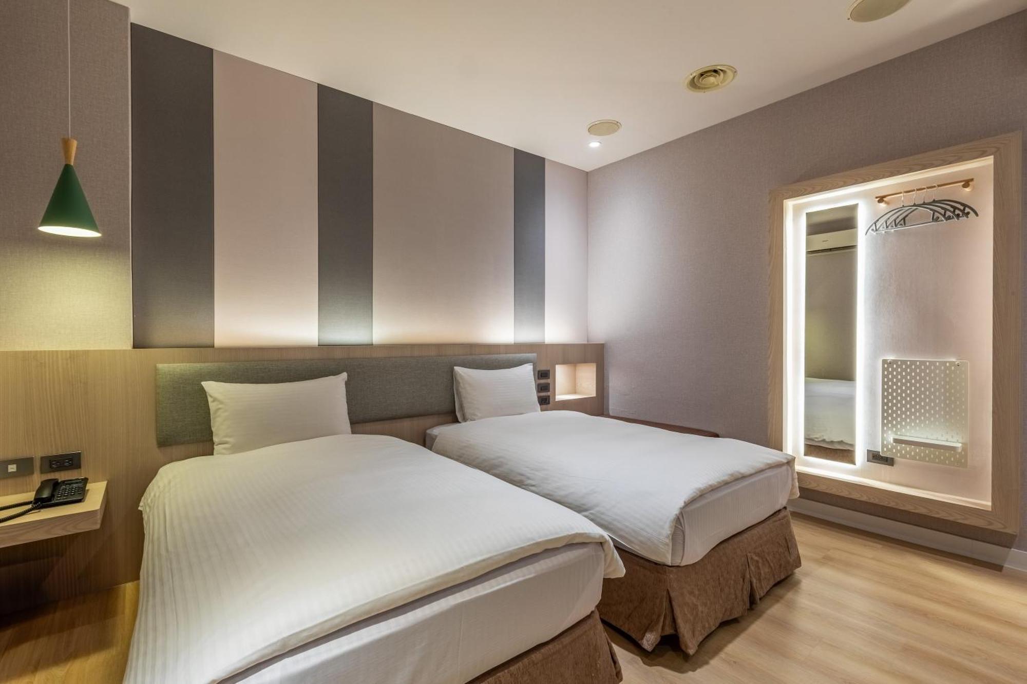 Fu Hsiang Hotel Yilan Extérieur photo